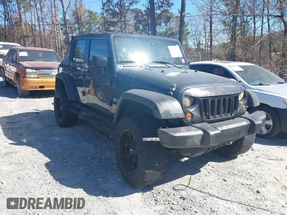 2008 Jeep Wrangler Unlimited X с VIN 1J4GB39138L589300, выставлен на аукционе IAAI как лот 41671690 с пробегом Не указан миль и . История ставок и продаж доступна на DreamBid. Изображение 1.