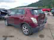 2016 Chevrolet Trax LS z VIN 3GNCJNSB4GL212930, wystawiony jako IAAI lot #43082003 z przebiegiem 68 160 mil mil oraz . Historia ofert i sprzedaży dostępna na DreamBid. Obrazek 3.