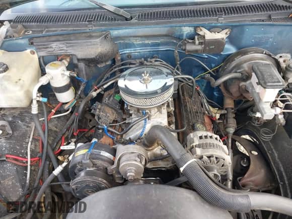 1991 Chevrolet Silverado 2500 with VIN 1GCFC24K6MZ147174, listed as a IAAI auction lot 42658053 with 243,123 mi miles and . Bid and sale history available at DreamBid. Image 10.