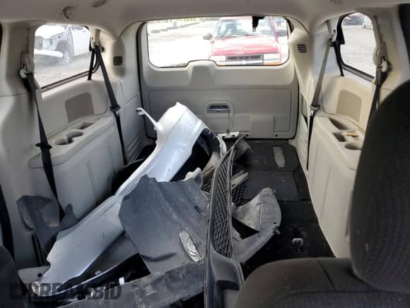 2011 Dodge Grand Caravan Mainstreet with VIN 2D4RN3DG1BR640456, listed as a Copart auction lot 69278375 with 180,978 mi miles and Clean title. Bid and sale history available at DreamBid. Image 10.