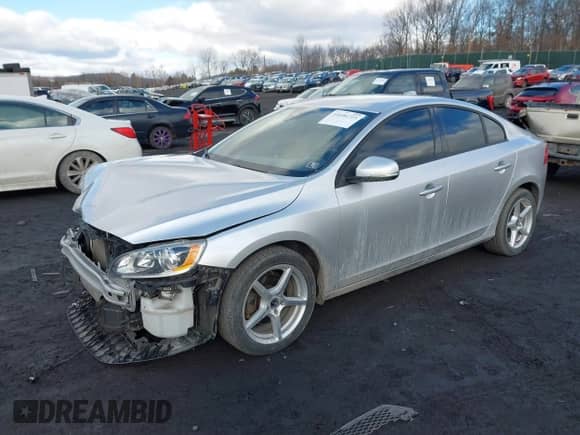 2015 Volvo S60 с VIN YV126MFA6F1311511, выставлен на аукционе IAAI как лот 41696723 с пробегом 136 780 миль миль и . История ставок и продаж доступна на DreamBid. Изображение 17.