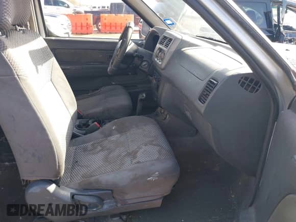 2001 Nissan Frontier SE Desert Runner z VIN 1N6ED26T31C335077, wystawiony jako IAAI lot #41716733 z przebiegiem 308 298 mil mil oraz . Historia ofert i sprzedaży dostępna na DreamBid. Obrazek 5.