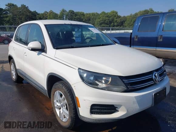 2012 Volkswagen Tiguan S с VIN WVGBV7AX4CW580817, выставлен на аукционе IAAI как лот 43274973 с пробегом 171 332 миль миль и . История ставок и продаж доступна на DreamBid. Изображение 1.