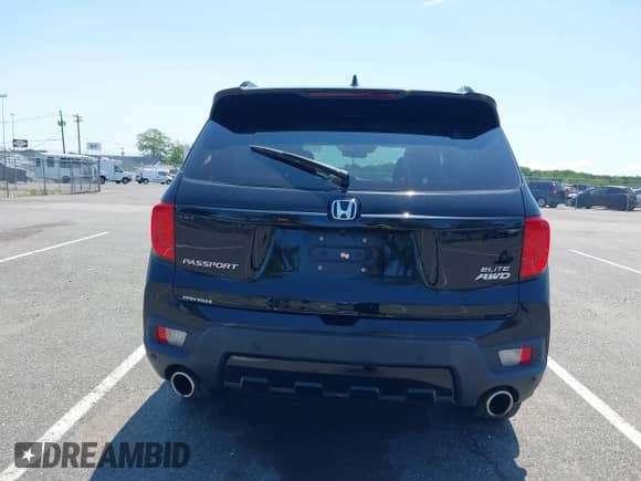 2022 Honda Passport Elite with VIN 5FNYF8H00NB004126, listed as a IAAI auction lot 42401773 with 32,012 mi miles and . Bid and sale history available at DreamBid. Image 16.