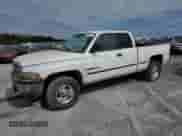 1998 Dodge 1500 z VIN 3B7HF12Z0WM291477, wystawiony jako Copart lot #75337674 z przebiegiem Nie podano mil oraz Szkoda całkowita • Salvage title. Historia ofert i sprzedaży dostępna na DreamBid. Obrazek 1.