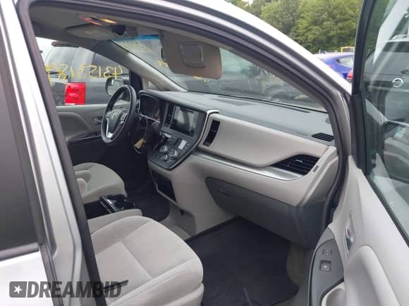 2017 Toyota Sienna LE с VIN 5TDJZ3DC8HS184113, выставлен на аукционе IAAI как лот 43153189 с пробегом 100 814 миль миль и . История ставок и продаж доступна на DreamBid. Изображение 5.