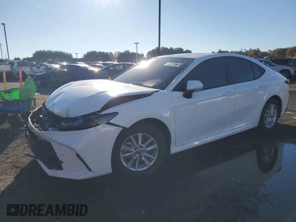2025 Toyota Camry LE with VIN 4T1DAACK4SU115662, listed as a Copart auction lot 89495275 with 8,934 mi miles and Salvage title. Bid and sale history available at DreamBid. Image 1.