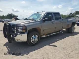 2008 Chevrolet Silverado 3500HD DRW LTZ с VIN 1GCJK33658F142563, выставлен на аукционе Copart как лот 62510085 с пробегом 121 862 миль миль и Списание • Salvage title. История ставок и продаж доступна на DreamBid. Изображение 1.