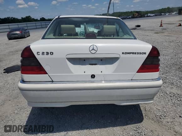1999 Mercedes-Benz C 230/260/280/320 z VIN WDBHA24G3XA786656, wystawiony jako Copart lot #56043675 z przebiegiem Nie podano mil oraz Szkoda całkowita • Salvage title. Historia ofert i sprzedaży dostępna na DreamBid. Obrazek 6.