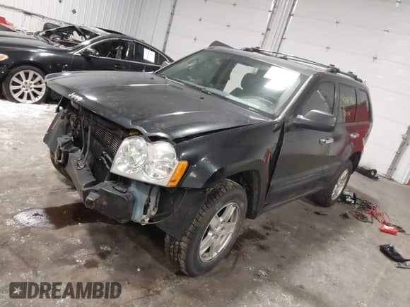 2005 Jeep Grand Cherokee Laredo with VIN 1J4HS48N35C658626, listed as a IAAI auction lot 42449786 with Not provided miles and . Bid and sale history available at DreamBid. Image 17.