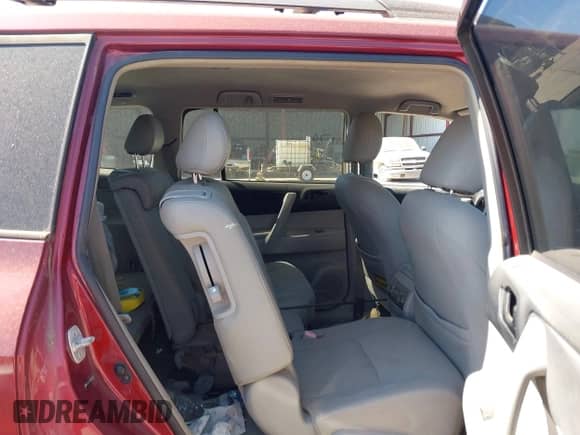 2008 Toyota Highlander z VIN JTEDS41A082041816, wystawiony jako IAAI lot #43417775 z przebiegiem 228 281 mil mil oraz . Historia ofert i sprzedaży dostępna na DreamBid. Obrazek 8.