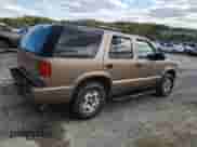 2003 Chevrolet Blazer LS with VIN 1GNDT13X93K149465, listed as a Copart auction lot 85490295 with 249,492 mi miles and Salvage title. Bid and sale history available at DreamBid. Image 3.