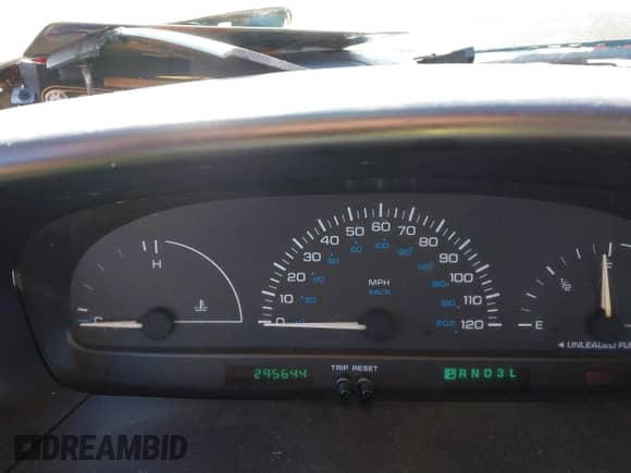 2000 Dodge Caravan with VIN 2B4GP2532YR588202, listed as a IAAI auction lot 40938704 with 295,644 mi miles and . Bid and sale history available at DreamBid. Image 7.