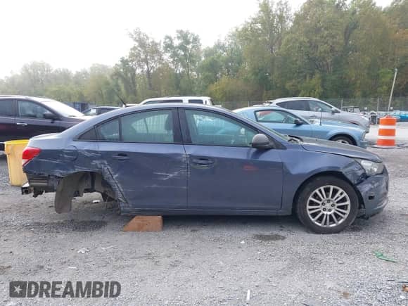 2014 Chevrolet Cruze LS с VIN 1G1PA5SH5E7286902, выставлен на аукционе IAAI как лот 43338170 с пробегом 141 429 миль миль и . История ставок и продаж доступна на DreamBid. Изображение 14.