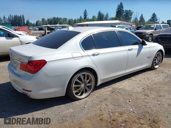 2012 BMW 7 Series 750Li с VIN WBAKB8C54CC962407, выставлен на аукционе IAAI как лот 42750511 с пробегом 74 191 миль миль и . История ставок и продаж доступна на DreamBid. Изображение 4.
