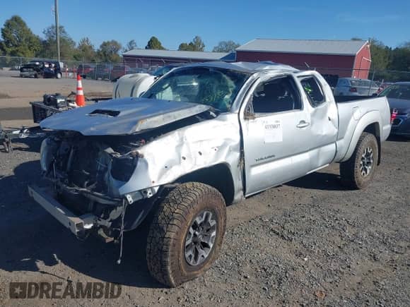 2007 Toyota Tacoma with VIN 5TEUU42NX7Z453770, listed as a IAAI auction lot 43338837 with 215,757 mi miles and . Bid and sale history available at DreamBid. Image 6.