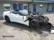 2017 Chevrolet Corvette 2LT с VIN 1G1YD2D7XH5105937, выставлен на аукционе Copart как лот 61650565 с пробегом Не указан миль и На запчасти • Non repairable. История ставок и продаж доступна на DreamBid. Изображение 4.