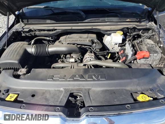 2020 Ram 1500 Laramie z VIN 1C6RREJT1LN112341, wystawiony jako Copart lot #89646645 z przebiegiem Nie podano mil oraz Szkoda całkowita • Salvage title. Historia ofert i sprzedaży dostępna na DreamBid. Obrazek 11.