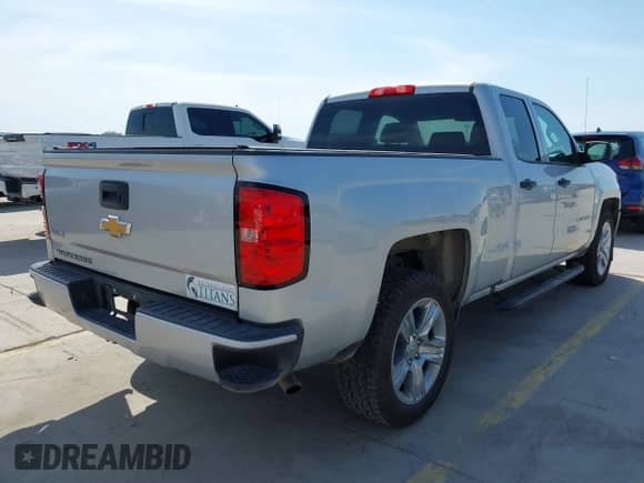 2017 Chevrolet Silverado 1500 Custom с VIN 1GCRCPEH6HZ367918, выставлен на аукционе IAAI как лот 42257373 с пробегом 117 010 миль миль и . История ставок и продаж доступна на DreamBid. Изображение 4.