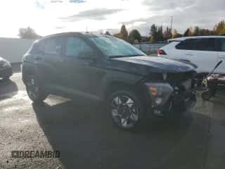 2024 Hyundai Kona SEL с VIN KM8HBCAB9RU146560, выставлен на аукционе Copart как лот 76698014 с пробегом 2 488 миль миль и Списание • Salvage title. История ставок и продаж доступна на DreamBid. Изображение 4.