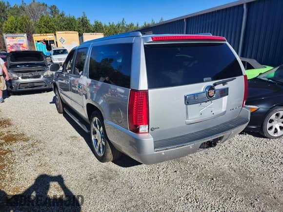 2013 Cadillac Escalade ESV Luxury с VIN 1GYS4HEF3DR217482, выставлен на аукционе IAAI как лот 41508364 с пробегом 200 364 миль миль и . История ставок и продаж доступна на DreamBid. Изображение 3.