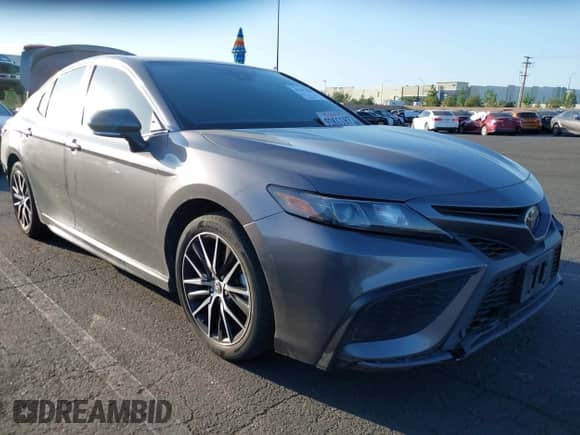 2023 Toyota Camry SE с VIN 4T1G11AK5PU102412, выставлен на аукционе IAAI как лот 42397948 с пробегом 61 990 миль миль и . История ставок и продаж доступна на DreamBid. Изображение 1.