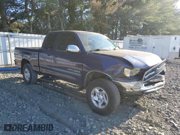2002 Toyota Tundra SR5 with VIN 5TBBT44172S272211, listed as a Copart auction lot 82244315 with 177,989 mi miles and Salvage title. Bid and sale history available at DreamBid. Image 4.