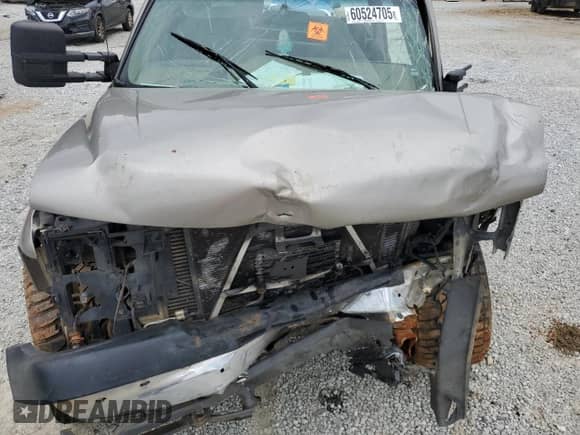 2001 Chevrolet Silverado 2500HD LS z VIN 1GCHK29171E229509, wystawiony jako Copart lot #60524705 z przebiegiem Nie podano mil oraz Szkoda całkowita • Salvage title. Historia ofert i sprzedaży dostępna na DreamBid. Obrazek 11.