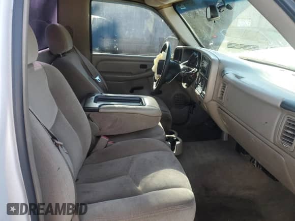 2004 GMC Sierra 1500 Work Truck with VIN 1GTEC14X34Z283604, listed as a Copart auction lot 57672935 with 326,764 mi miles and Salvage title. Bid and sale history available at DreamBid. Image 10.