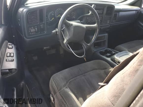 2000 Chevrolet Silverado 1500 LS z VIN 1GCEC19TXYZ134487, wystawiony jako Copart lot #71546575 z przebiegiem 330 373 mil mil oraz Szkoda całkowita • Salvage title. Historia ofert i sprzedaży dostępna na DreamBid. Obrazek 8.