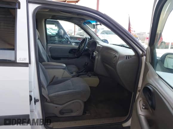 2004 Chevrolet TrailBlazer LT with VIN 1GNDS13S342160020, listed as a IAAI auction lot 42536043 with 146,938 mi miles and . Bid and sale history available at DreamBid. Image 5.
