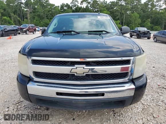 2011 Chevrolet Silverado 1500 LS z VIN 1GCRCREA7BZ206760, wystawiony jako Copart lot #60814845 z przebiegiem 254 535 mil mil oraz Szkoda całkowita • Salvage title. Historia ofert i sprzedaży dostępna na DreamBid. Obrazek 5.