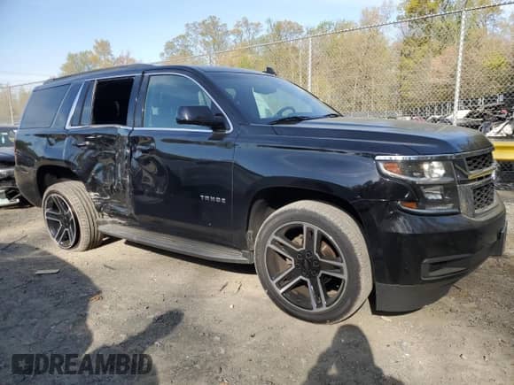 2018 Chevrolet Tahoe LS z VIN 1GNSKAKC1JR335935, wystawiony jako Copart lot #53256385 z przebiegiem 170 540 mil mil oraz Szkoda całkowita • Salvage title. Historia ofert i sprzedaży dostępna na DreamBid. Obrazek 4.
