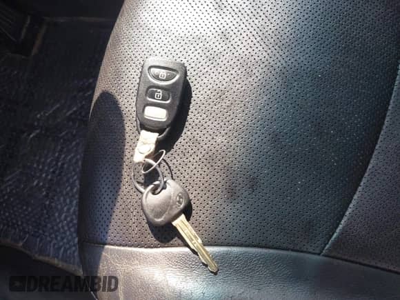 2014 Hyundai Elantra SE with VIN KMHDH4AE3EU186589, listed as a IAAI auction lot 43110457 with 250,706 mi miles and . Bid and sale history available at DreamBid. Image 11.