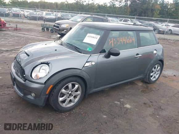 2010 MINI Hardtop S with VIN WMWMF7C50ATZ69679, listed as a IAAI auction lot 43344624 with 117,849 mi miles and . Bid and sale history available at DreamBid. Image 17.