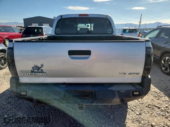 2006 Toyota Tacoma с VIN 5TELU42N76Z261961, выставлен на аукционе Copart как лот 71726885 с пробегом 294 988 миль миль и Списание • Salvage title. История ставок и продаж доступна на DreamBid. Изображение 6.