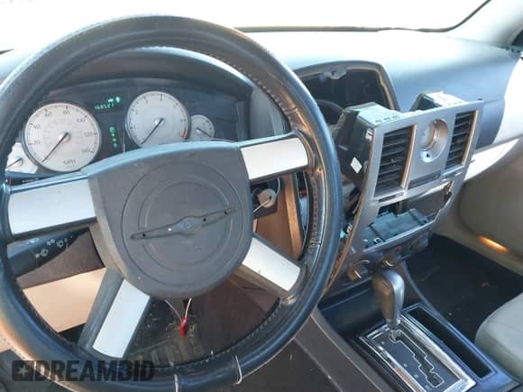 2007 Chrysler 300 Signature with VIN 2C3KA53G97H675819, listed as a IAAI auction lot 43459152 with 168,521 mi miles and . Bid and sale history available at DreamBid. Image 12.