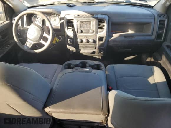 2018 Ram 1500 Tradesman z VIN 1C6RR6KT6JS292760, wystawiony jako Copart lot #84834094 z przebiegiem 80 143 mil mil oraz Szkoda całkowita • Salvage title. Historia ofert i sprzedaży dostępna na DreamBid. Obrazek 8.