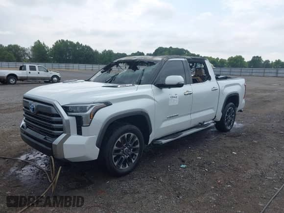2023 Toyota Tundra Limited Hybrid z VIN 5TFJC5DB4PX035193, wystawiony jako IAAI lot #42884646 z przebiegiem Nie podano mil oraz . Historia ofert i sprzedaży dostępna na DreamBid. Obrazek 2.
