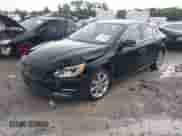 2016 Volvo S60 T5 Drive-E Premier z VIN YV126MFK4G2413197, wystawiony jako IAAI lot #42628347 z przebiegiem 98 174 mil mil oraz . Historia ofert i sprzedaży dostępna na DreamBid. Obrazek 2.