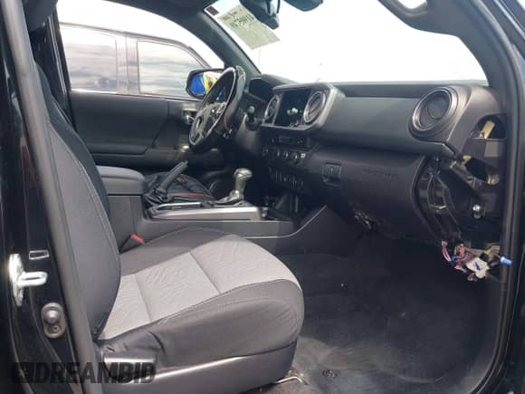 2021 Toyota Tacoma SR5 с VIN 3TMBZ5DN3MM031912, выставлен на аукционе IAAI как лот 41905749 с пробегом 73 682 миль миль и . История ставок и продаж доступна на DreamBid. Изображение 5.