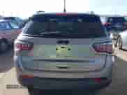 2020 Jeep Compass Latitude z VIN 3C4NJCBB1LT102627, wystawiony jako IAAI lot #41657827 z przebiegiem 68 371 mil mil oraz . Historia ofert i sprzedaży dostępna na DreamBid. Obrazek 16.