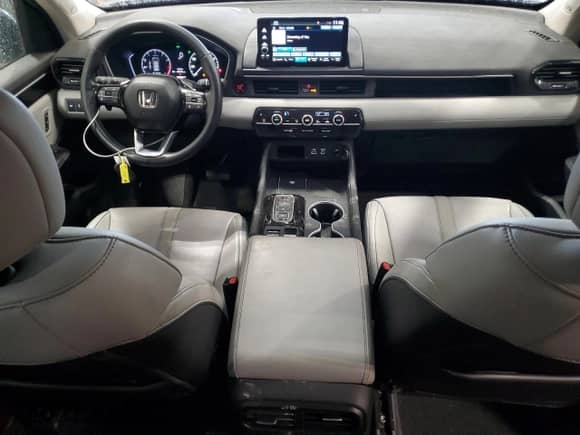 2024 Honda Pilot Touring with VIN 5FNYG1H7XRB039781, listed as a Copart auction lot 85913735 with 25,518 mi miles and Salvage title. Bid and sale history available at DreamBid. Image 8.