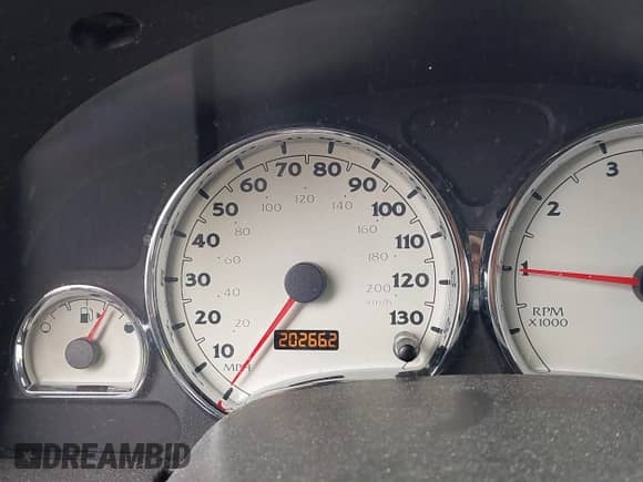 2005 Saturn VUE с VIN 5GZCZ53485S846496, выставлен на аукционе IAAI как лот 42361592 с пробегом 202 662 миль миль и . История ставок и продаж доступна на DreamBid. Изображение 7.