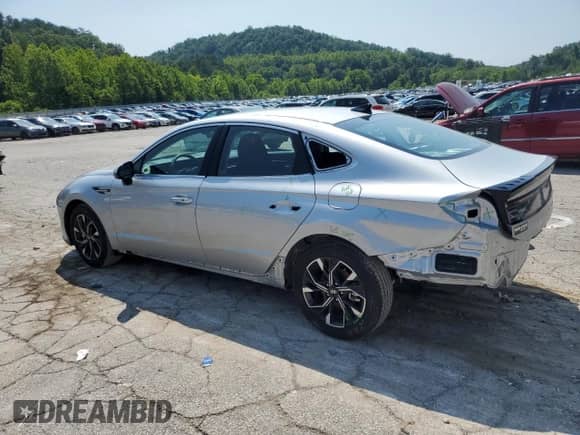 2025 Hyundai Sonata SEL with VIN KMHL64JA3SA474270, listed as a Copart auction lot 63247805 with 3,958 mi miles and Salvage title. Bid and sale history available at DreamBid. Image 2.