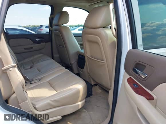 2011 Chevrolet Tahoe LT с VIN 1GNSKBE02BR329859, выставлен на аукционе IAAI как лот 43359587 с пробегом 343 639 миль миль и . История ставок и продаж доступна на DreamBid. Изображение 8.