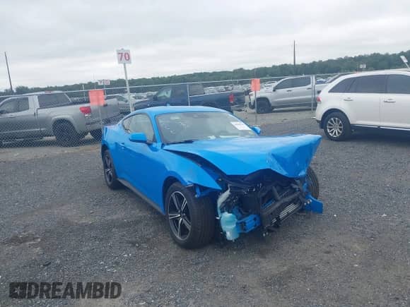 2024 Ford Mustang EcoBoost с VIN 1FA6P8TH8R5143368, выставлен на аукционе IAAI как лот 43025741 с пробегом 9 326 миль миль и . История ставок и продаж доступна на DreamBid. Изображение 1.