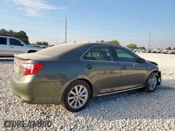 2013 Toyota Camry XLE with VIN 4T1BD1FK6DU085996, listed as a Copart auction lot 84296375 with 195,493 mi miles and Salvage title. Bid and sale history available at DreamBid. Image 3.