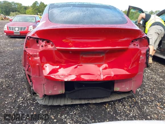 2020 Tesla Model Y Long Range с VIN 5YJYGDEE0LF012780, выставлен на аукционе IAAI как лот 43137505 с пробегом 89 027 миль миль и . История ставок и продаж доступна на DreamBid. Изображение 6.