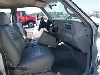 1998 Chevrolet Silverado 2500 with VIN 1GCGK29R2WE222198, listed as a IAAI auction lot 43226015 with 173,861 mi miles and . Bid and sale history available at DreamBid. Image 5.